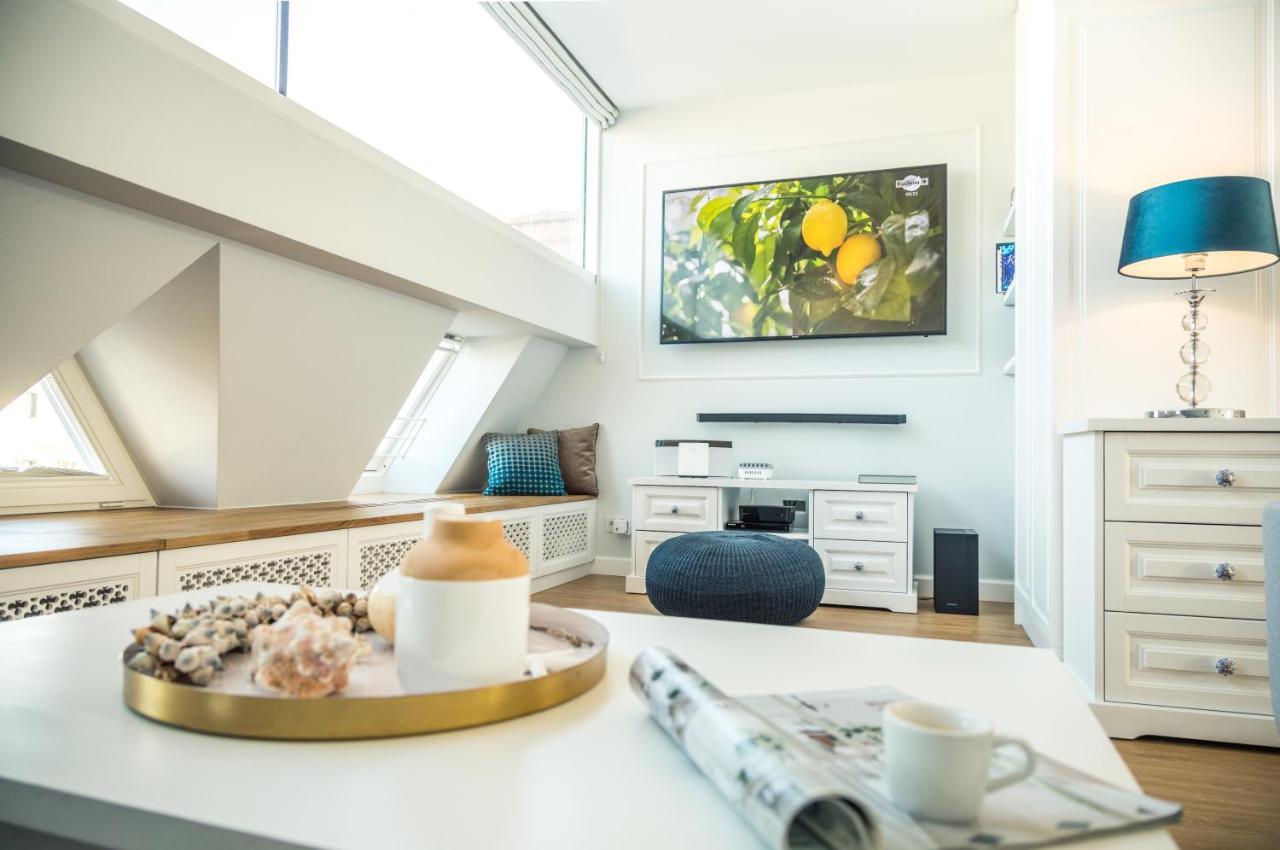Sky And Sea By Renters Prestige Apartment Sopot Bagian luar foto